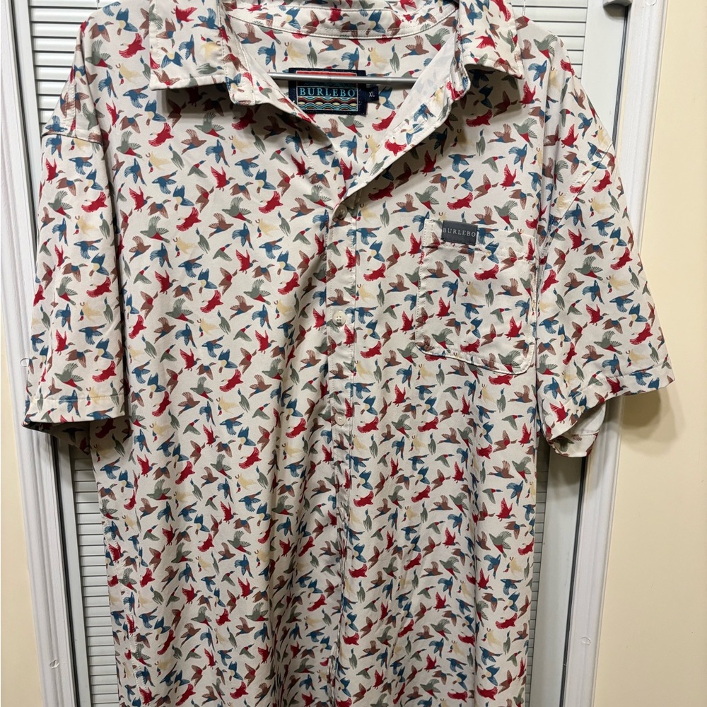 BURLEBO Cream Short-Sleeve Button Down Shirt with Red & Blue Bird Print